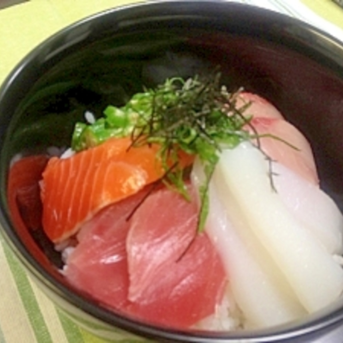 お刺身を使った新鮮な海鮮丼 レシピ 作り方 By Anelavivi 楽天レシピ お刺身を使った新鮮な海鮮丼 レシピ 作り方 By Anelavivi 楽天レシピ